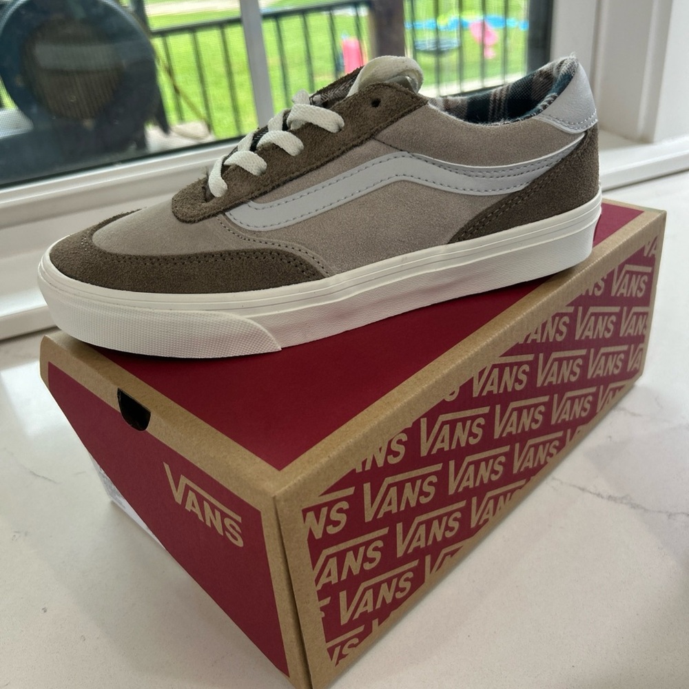 Woman’s Vans Brooklyn Warm Taupe/plaid